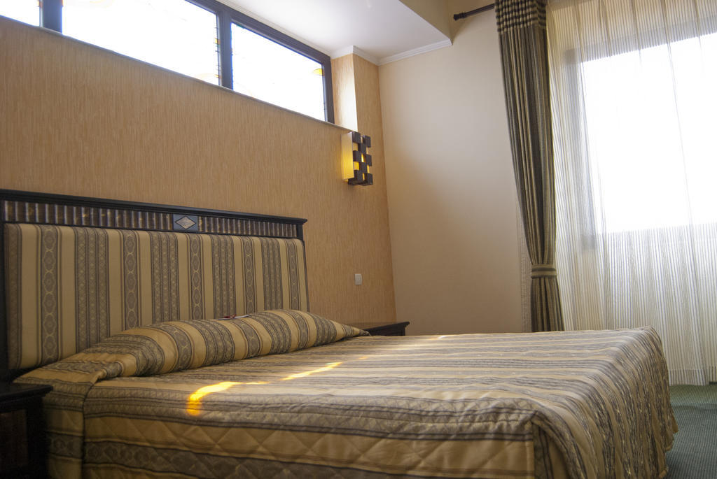 Hotel Tecadra Pipera ภายนอก รูปภาพ