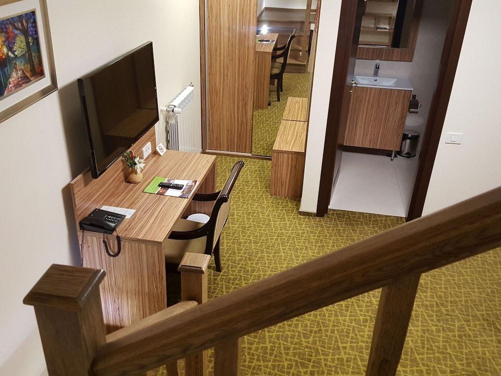 Hotel Tecadra Pipera ภายนอก รูปภาพ