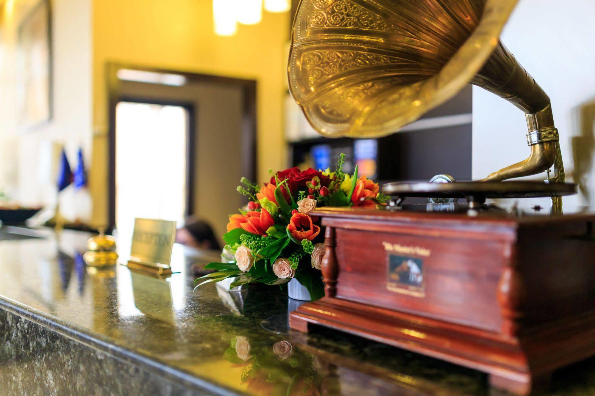 Hotel Tecadra Pipera ภายนอก รูปภาพ