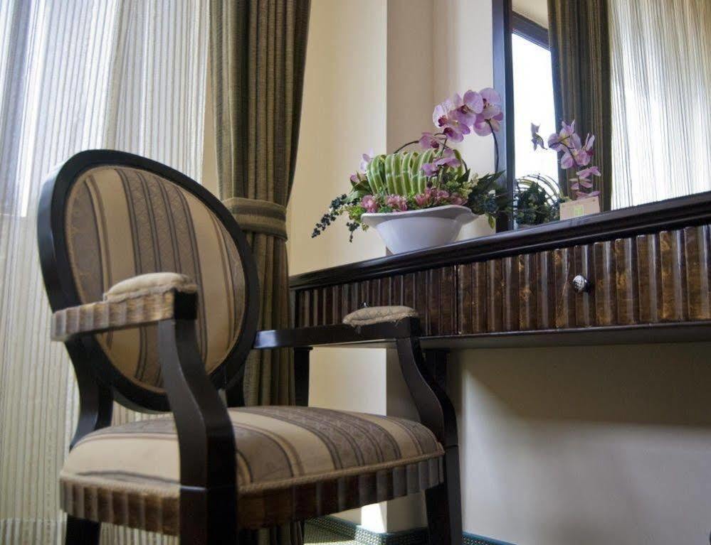 Hotel Tecadra Pipera ภายนอก รูปภาพ